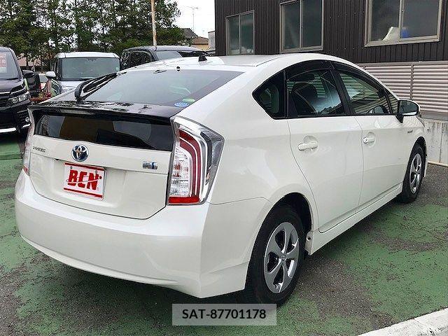 Toyota PRIUS 2013-08 366506-2