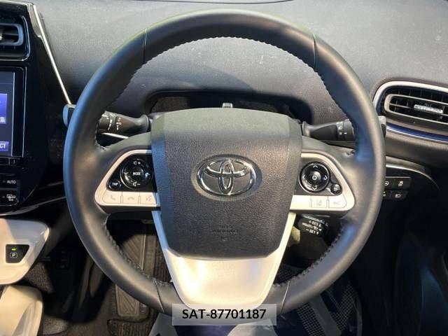 Toyota PRIUS 2017-08 244591-11