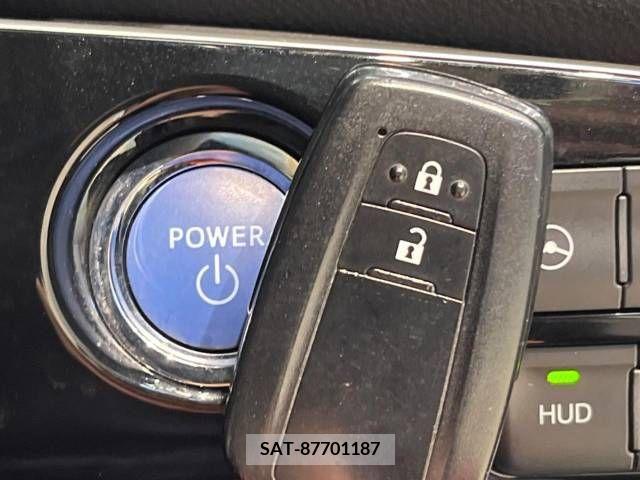 Toyota PRIUS 2017-08 244591-7