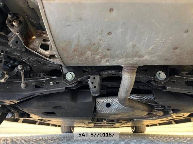 Toyota PRIUS 2017-08 244591-19