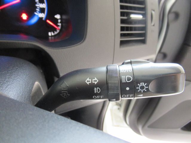 Mazda MPV 2012-10 16503-18