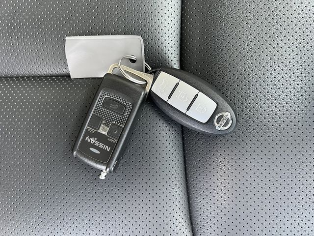 Nissan X-TRAIL 2015-09 182098-18