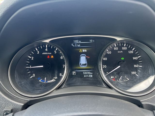 Nissan X-TRAIL 2015-09 182098-13