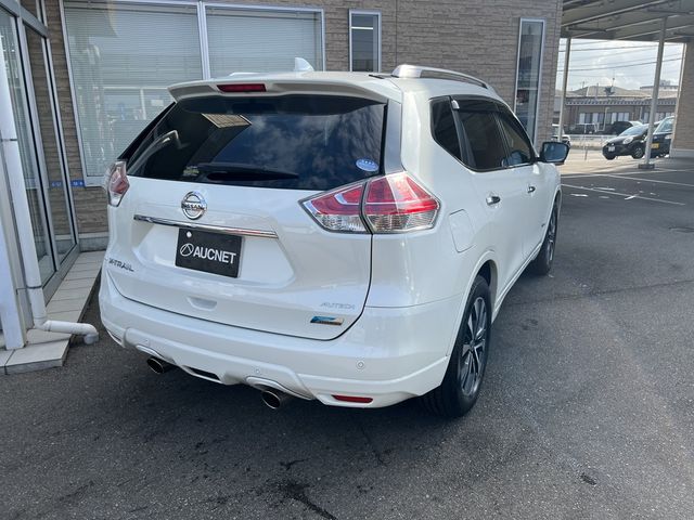 Nissan X-TRAIL 2015-09 182098-1