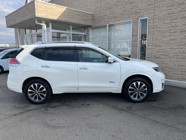 Nissan X-TRAIL 2015-09 182098-2