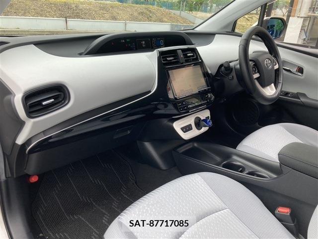 Toyota PRIUS 2016-01 322330-17