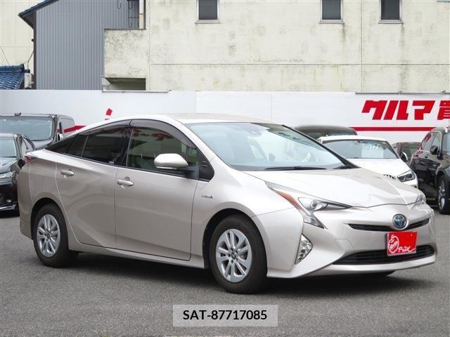 Toyota PRIUS 2016-01 322330-2