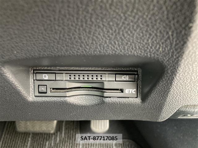 Toyota PRIUS 2016-01 322330-19
