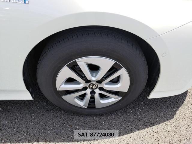 Toyota PRIUS 2016-06 352912-29