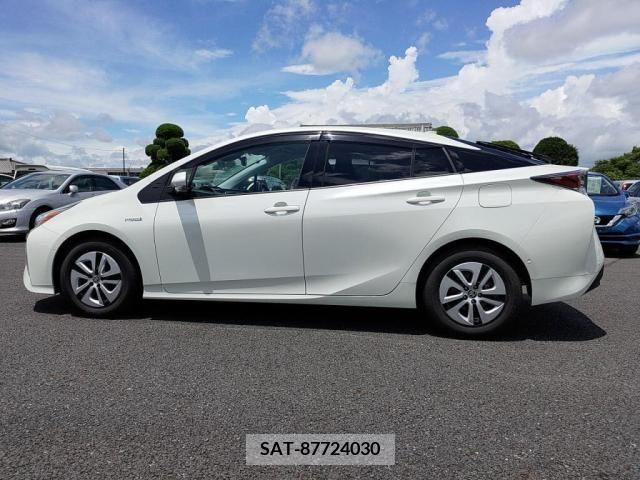 Toyota PRIUS 2016-06 352912-11