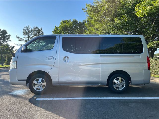 Nissan NV350 Caravan 2013-06 4217-6