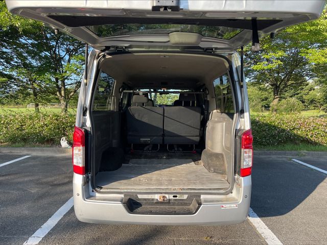 Nissan NV350 Caravan 2013-06 4217-9