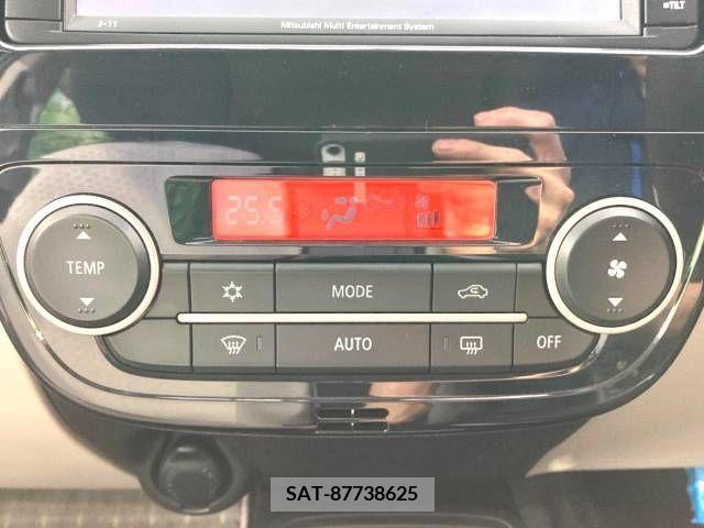 Mitsubishi MIRAGE 2014-05 277735-4