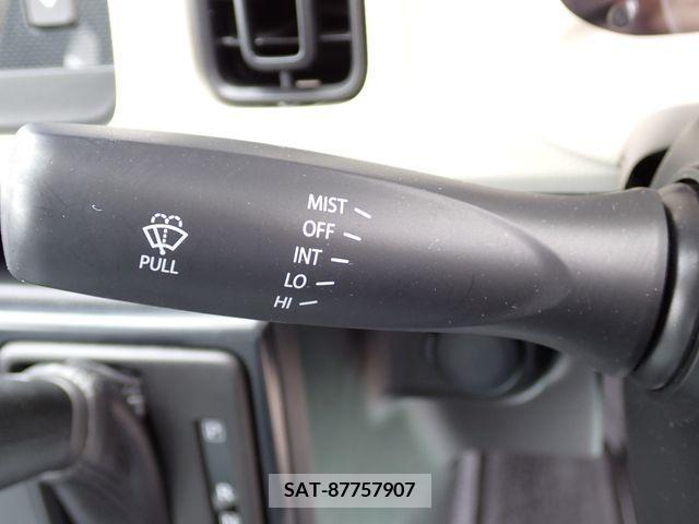 Suzuki ALTO 2017-02 305034-21