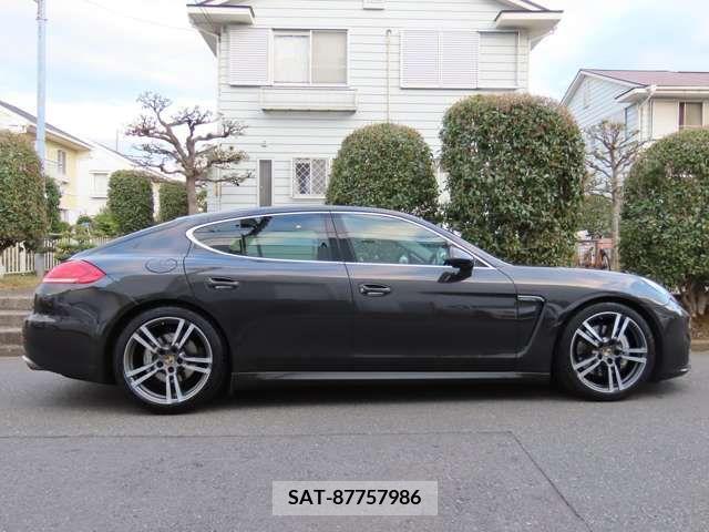 Porsche PANAMERA 2013-12 235538-1