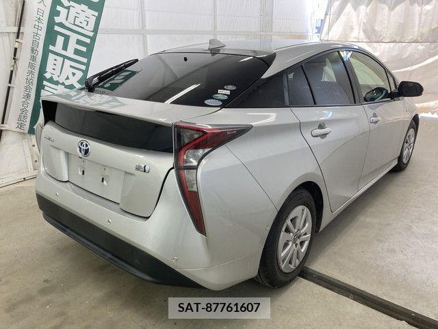 Toyota PRIUS 2018-06 322299-3