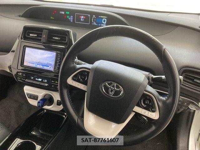 Toyota PRIUS 2018-06 322299-17