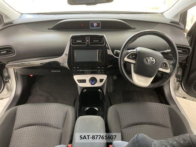 Toyota PRIUS 2018-06 322299-7
