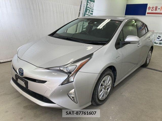 Toyota PRIUS 2018-06 322299-1