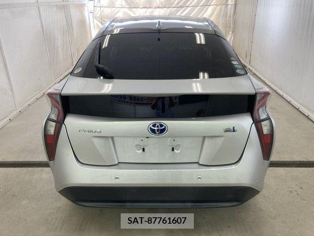 Toyota PRIUS 2018-06 322299-5