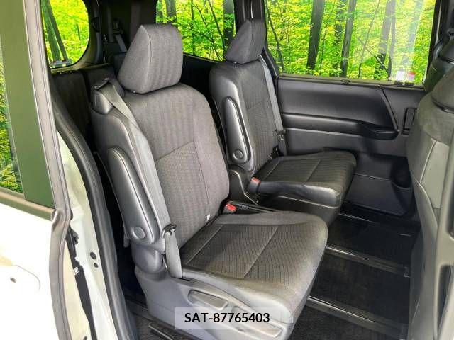 Toyota NOAH 2022-11 392829-9