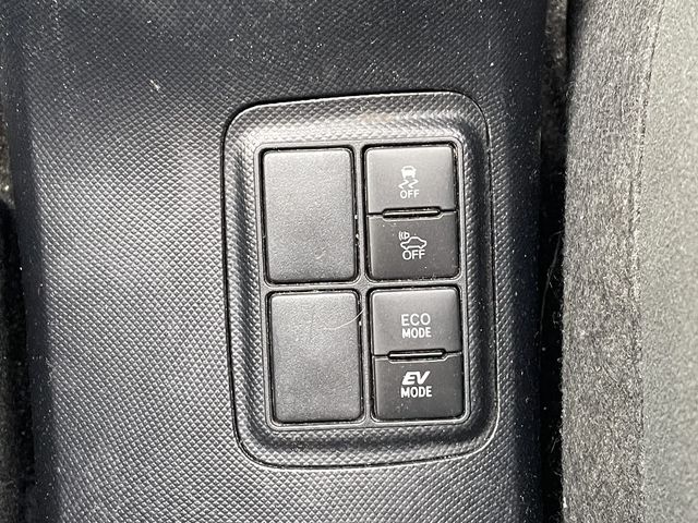 Toyota AQUA 2018-03 12230-14