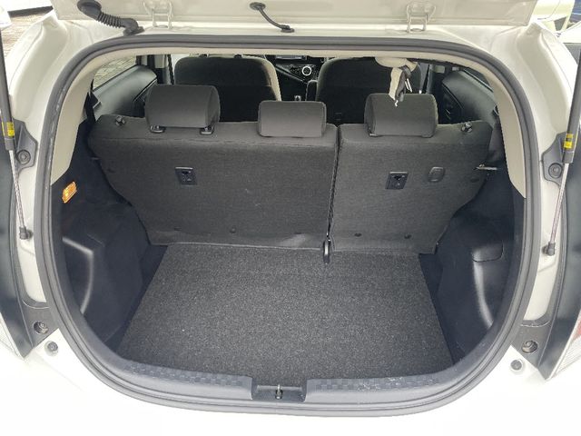 Toyota AQUA 2018-03 12230-7