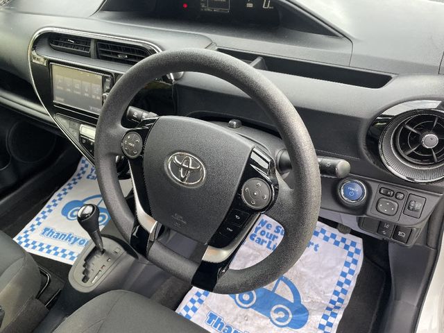 Toyota AQUA 2018-03 12230-8