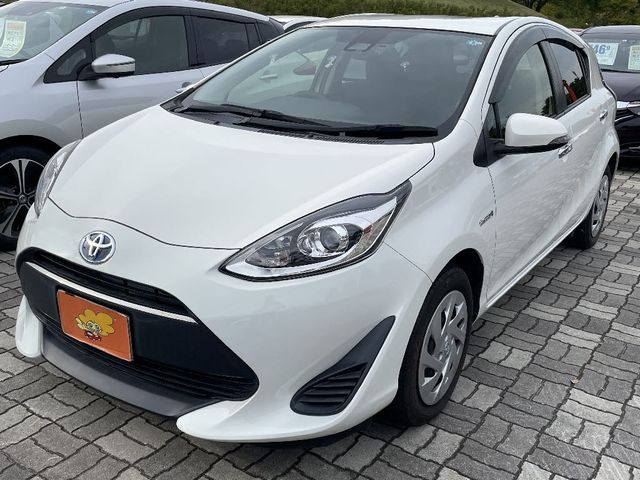 Toyota AQUA 2018-03 12230-1