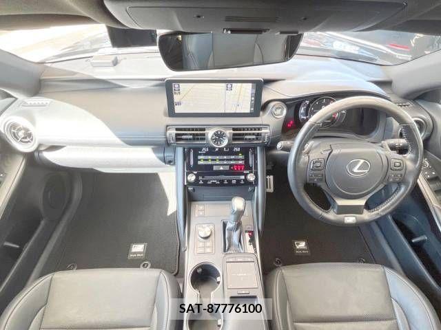 Lexus IS 2021-05 275475-1