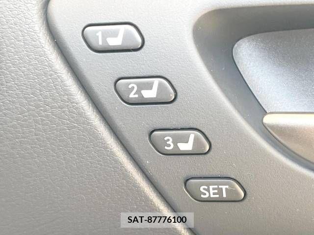 Lexus IS 2021-05 275475-6
