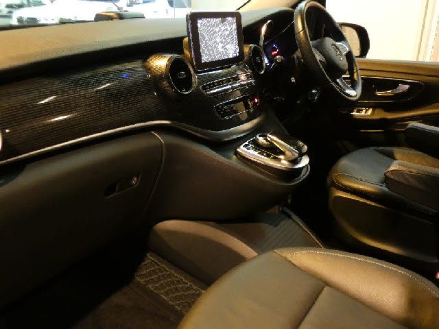 Mercedes Benz V-CLASS 2020-07 4860-1