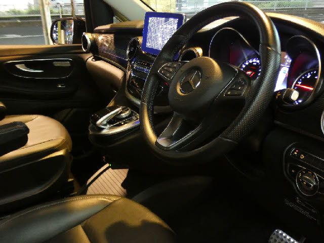 Mercedes Benz V-CLASS 2020-07 4860-11