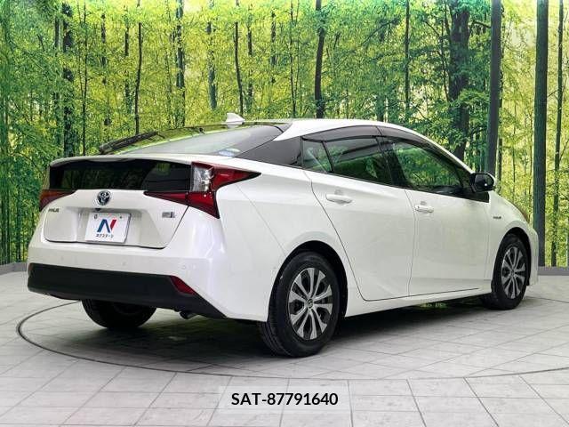 Toyota PRIUS 2019-06 221191-17