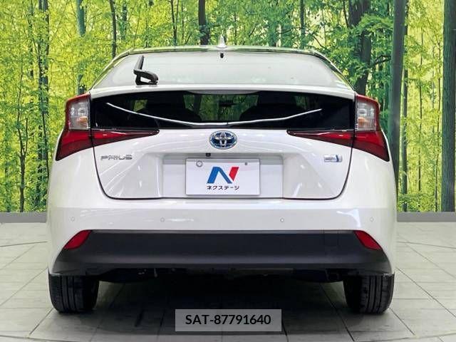 Toyota PRIUS 2019-06 221191-15