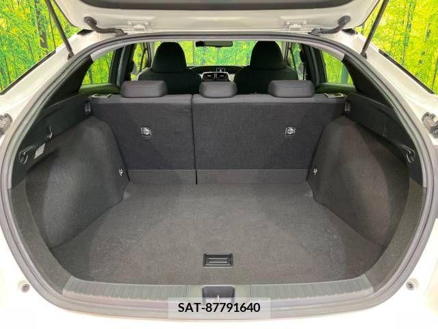Toyota PRIUS 2019-06 221191-10