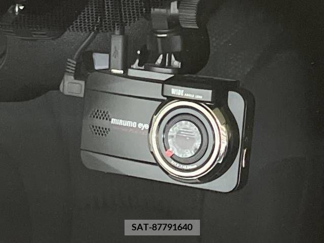 Toyota PRIUS 2019-06 221191-6