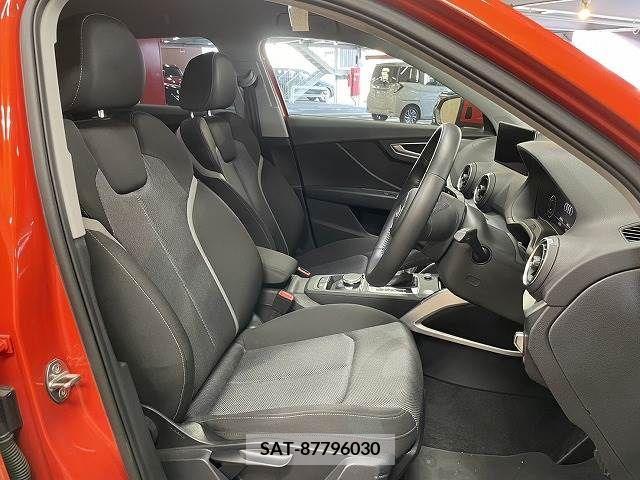 Audi Q2 2018-11 261541-7