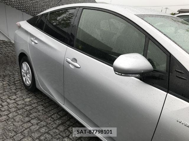 Toyota PRIUS 2018-05 241233-4