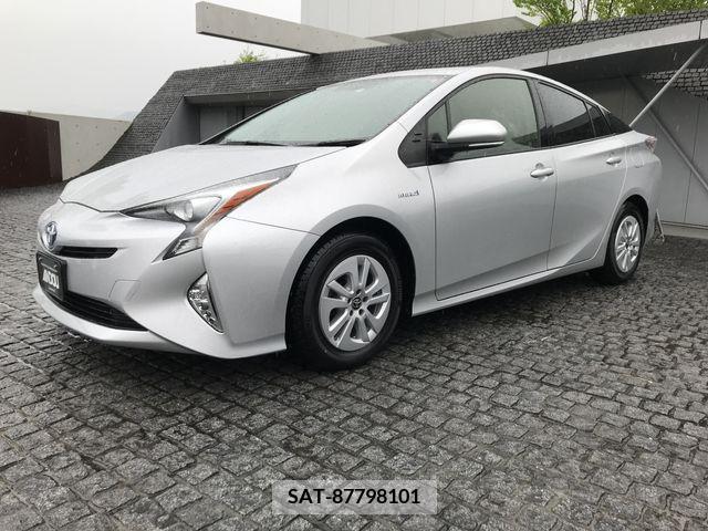 Toyota PRIUS 2018-05 241233-1
