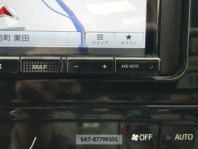 Toyota PRIUS 2018-05 241233-15