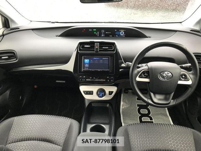 Toyota PRIUS 2018-05 241233-8