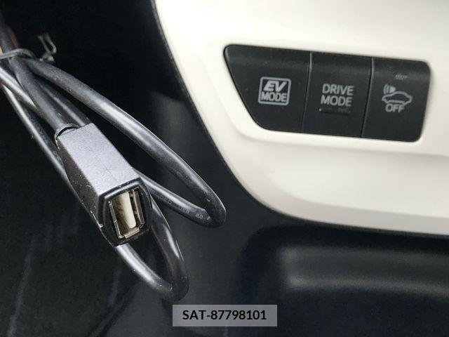 Toyota PRIUS 2018-05 241233-17