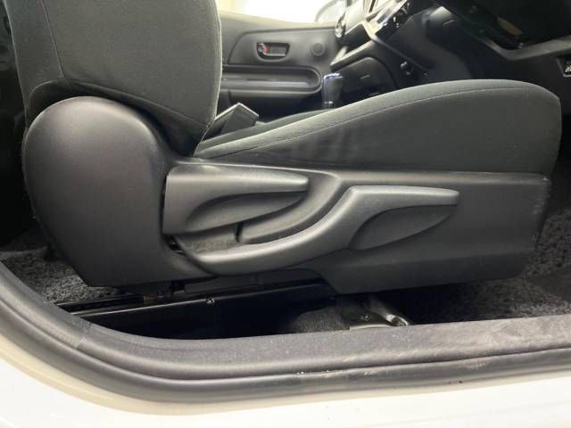 Toyota AQUA 2015-12 195369-7