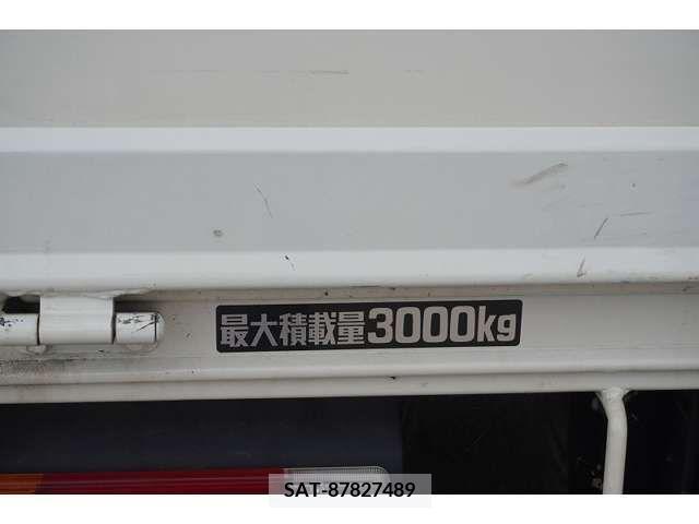 Hino DUTRO 2018-04 333486-17