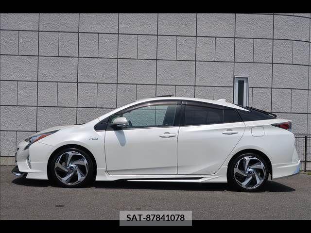 Toyota PRIUS 2017-04 282290-2