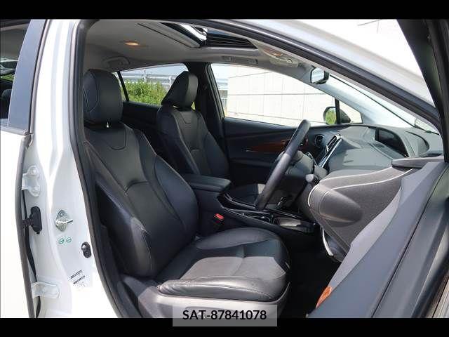 Toyota PRIUS 2017-04 282290-12