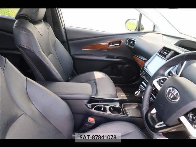Toyota PRIUS 2017-04 282290-11