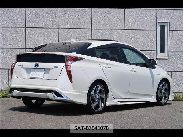 Toyota PRIUS 2017-04 282290-7