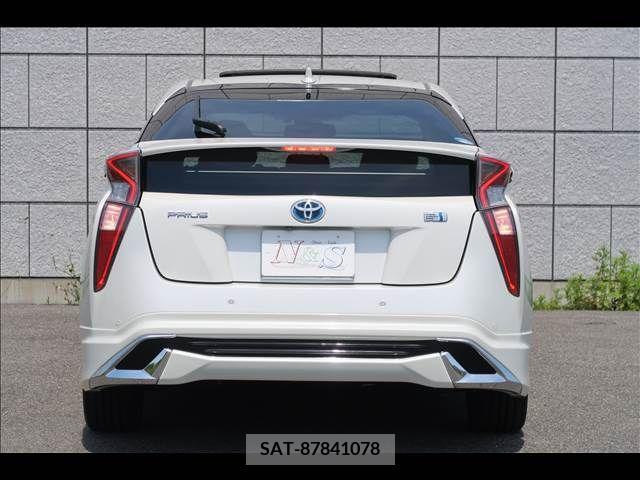 Toyota PRIUS 2017-04 282290-4